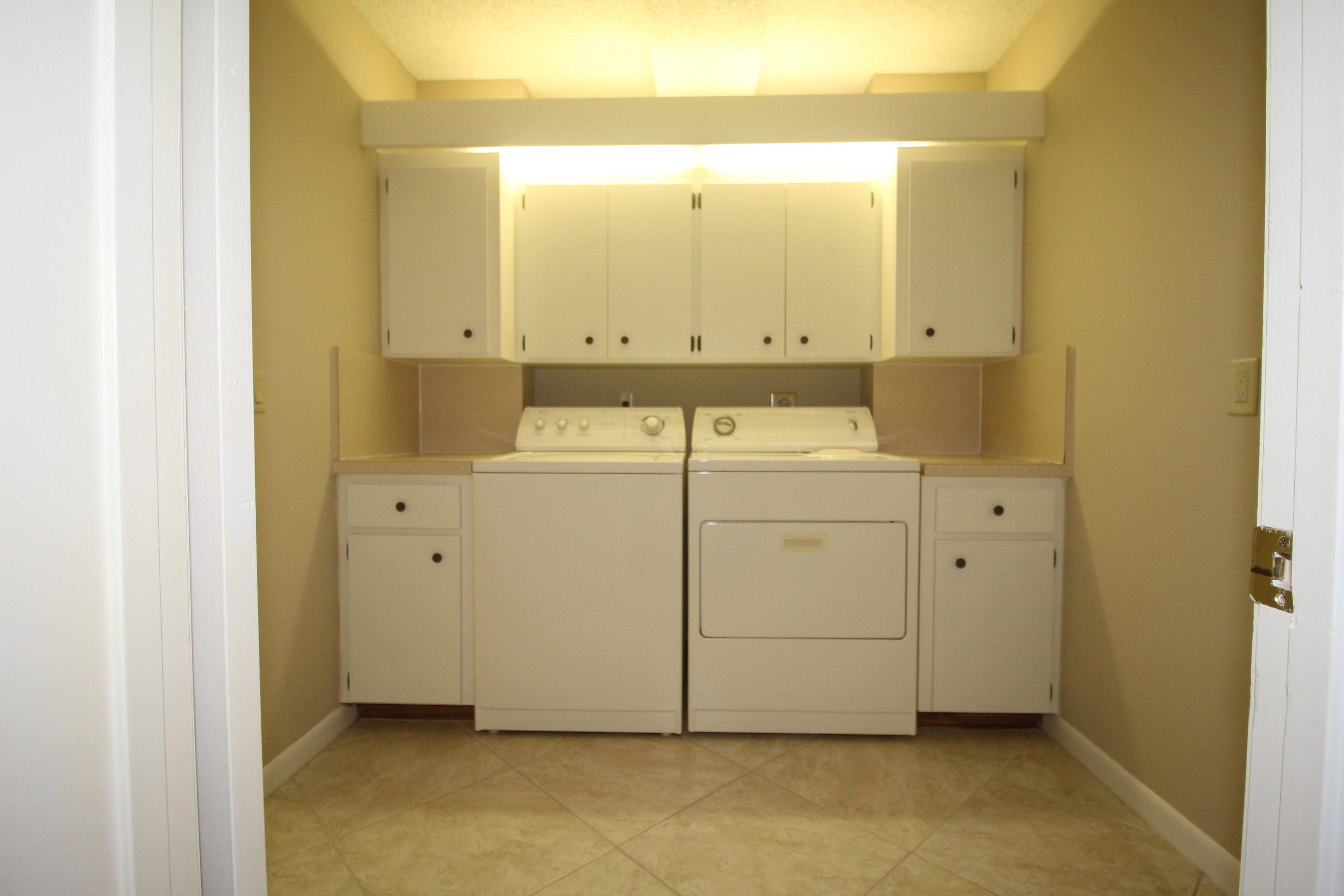 6037 Balboa Circle, Unit 405 Boca Raton, FL 33433 - Photo 21 of 39 IMG_3646