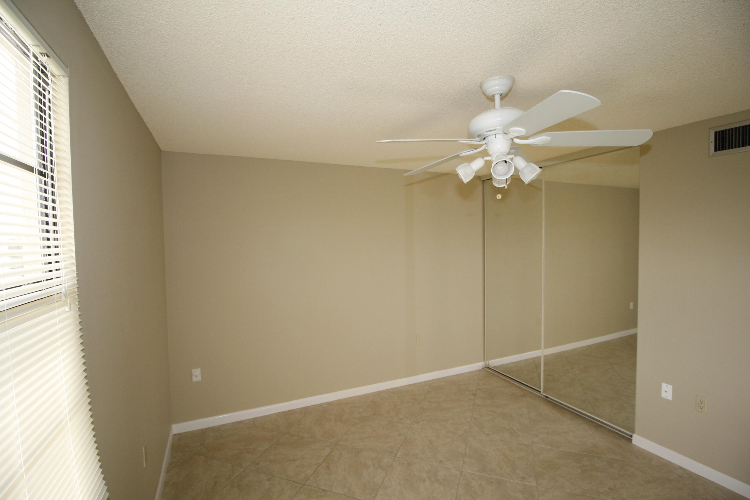 6037 Balboa Circle, Unit 405 Boca Raton, FL 33433 - Photo 31 of 39 _MG_3129