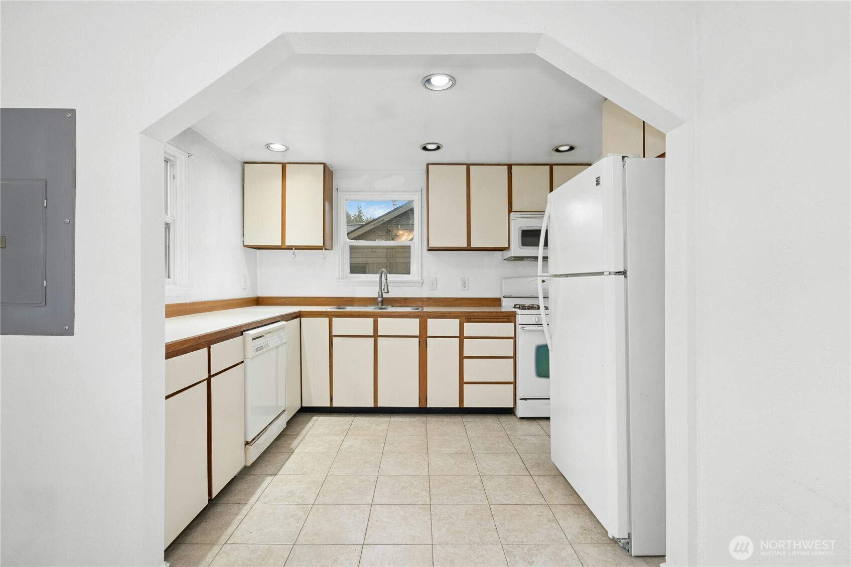 3125 Southeast 6th Street Renton, WA 98058 - Photo 11 of 27