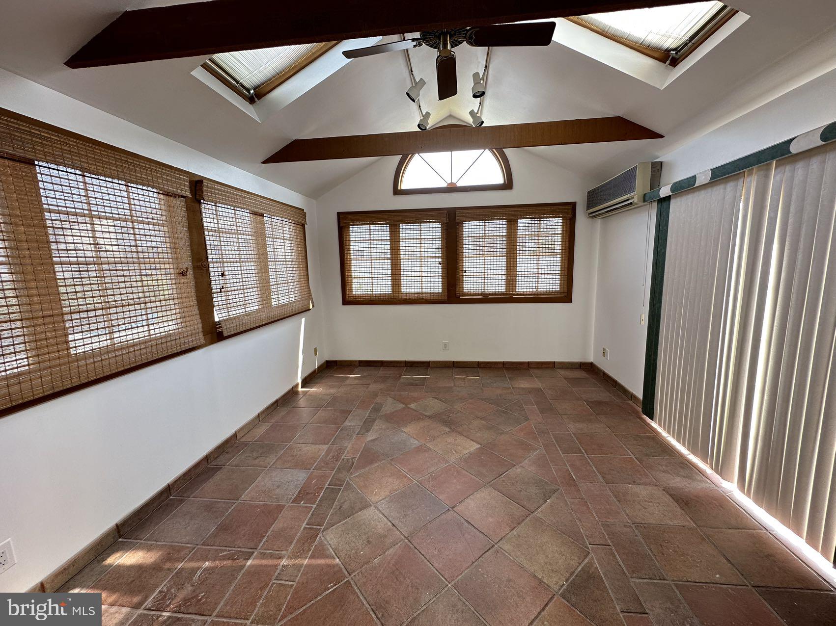 809 Rennard Circle Philadelphia, PA 19116 - Photo 14 of 20 Gallery Image 14