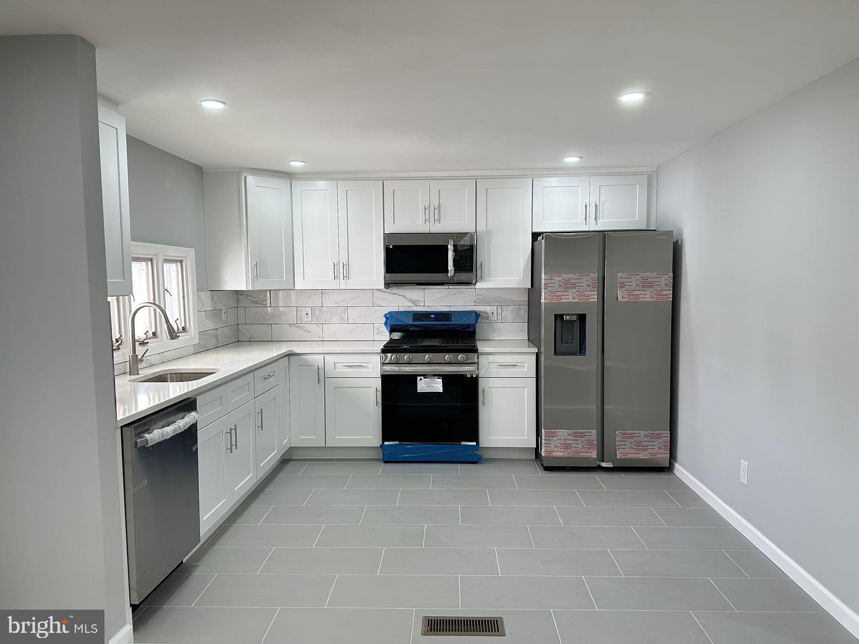 809 Rennard Circle Philadelphia, PA 19116 - Photo 8 of 20 Gallery Image 8