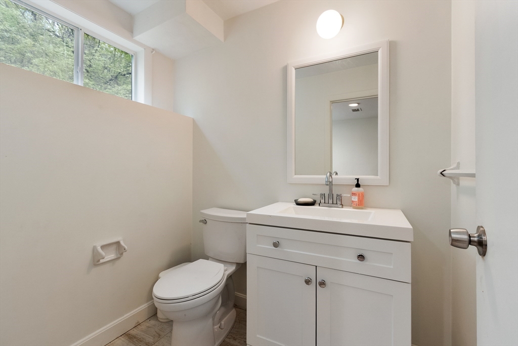 86 Framingham Road Southborough, MA 01772 - Photo 31 of 36