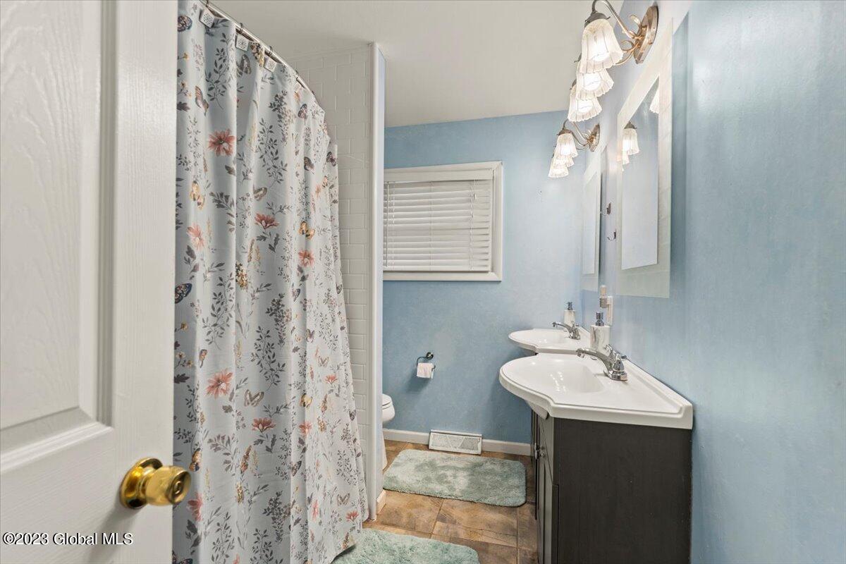 54 Bayberry Drive Halfmoon, NY 12065 - Photo 23 of 43 28-DOD01559