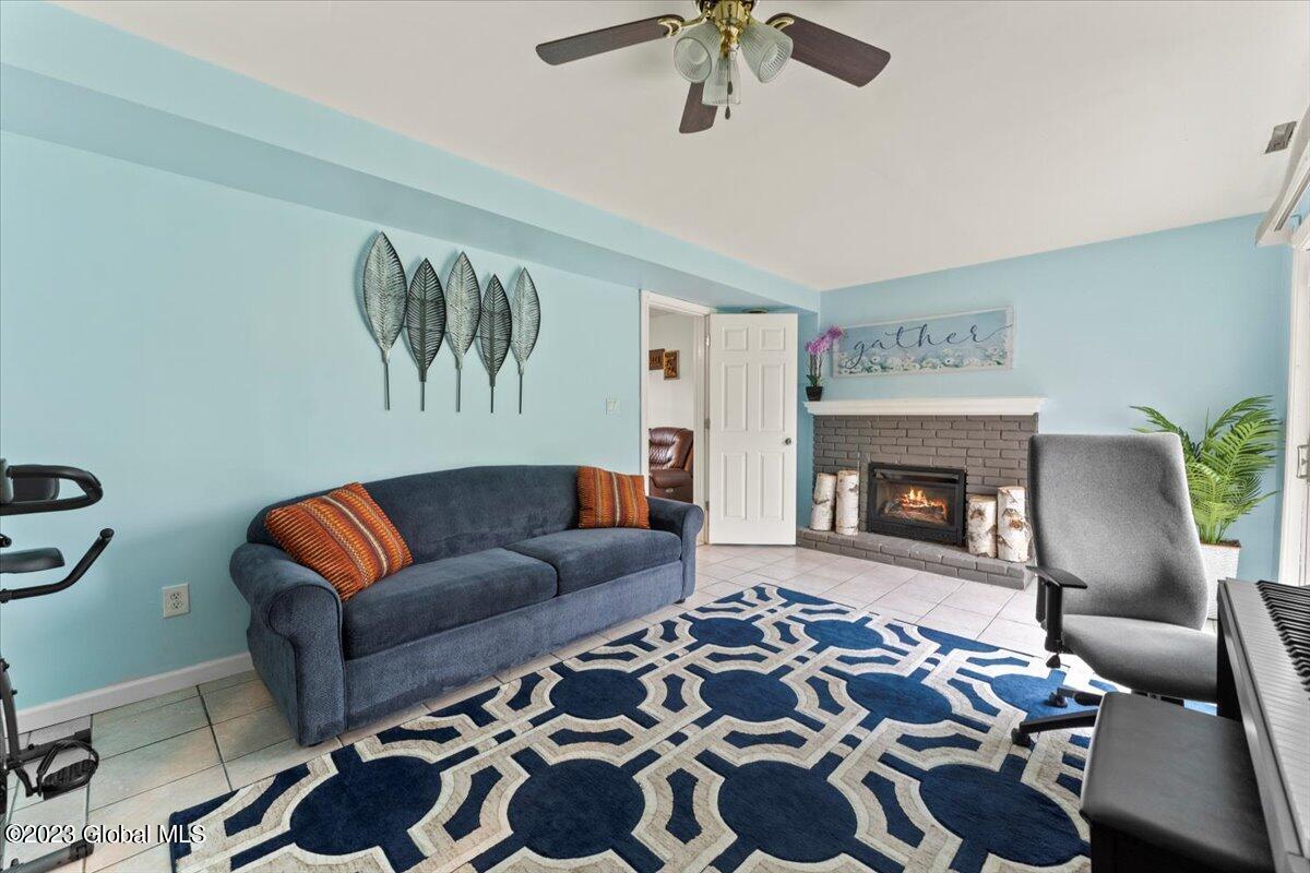 54 Bayberry Drive Halfmoon, NY 12065 - Photo 10 of 43 12-DOD01511