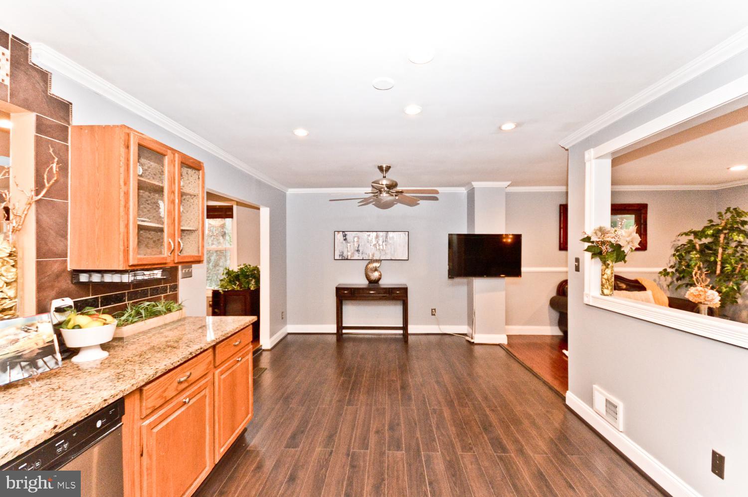 123 Farmington Road West Accokeek, MD 20607 - Photo 14 of 51 Large Eat-In Kitchen