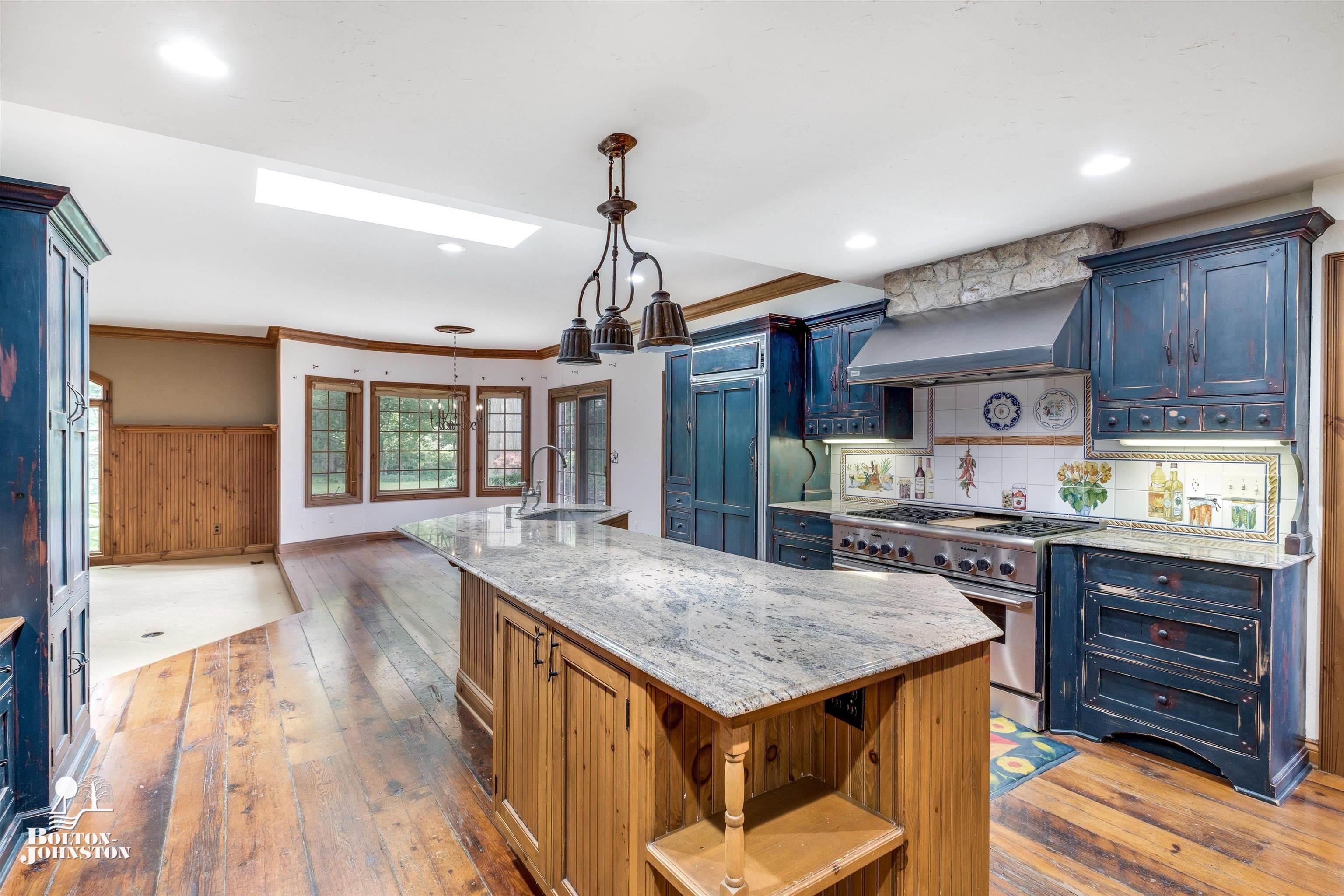 623 Westchester Road Grosse Pointe, MI 48230 - Photo 16 of 50 Spacious Kitchen