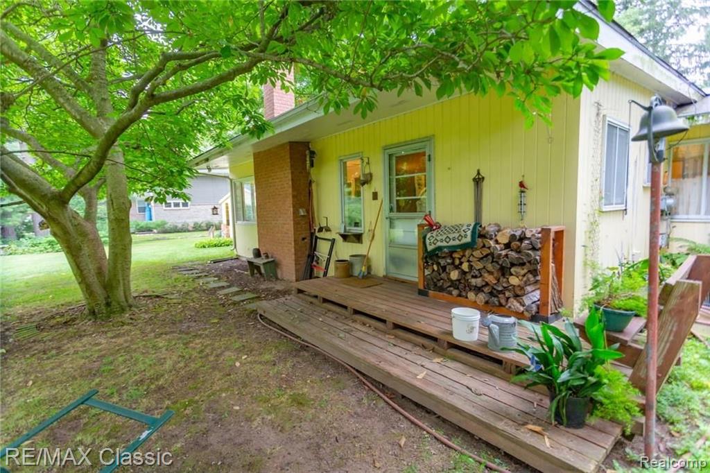 17888 Beck Road Northville, MI 48168 - Photo 8 of 31