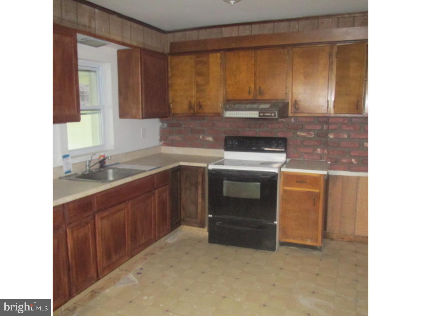 166 South Roland Street Pottstown, PA 19464 - Photo 7 of 18 Gallery Image 7