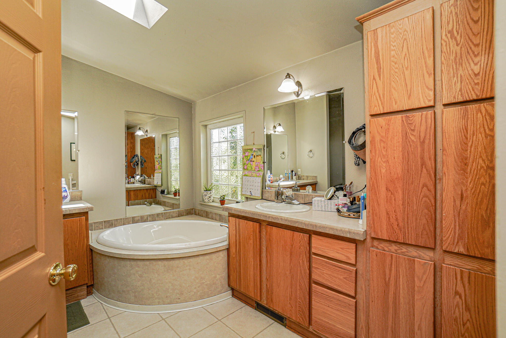 6297 Dodge Road White City, OR 97503 - Photo 18 of 45 a bathroom with a sink toilet and shower