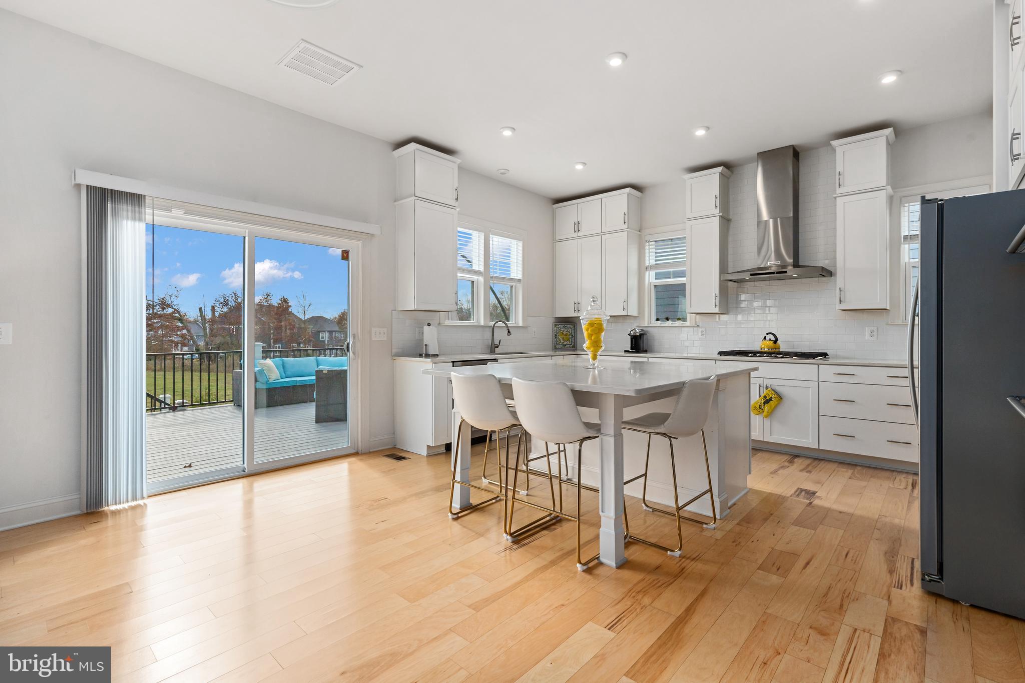 40955 Cutleaf Lane Aldie, VA 20105 - Photo 15 of 78 Eat- in Kitchen