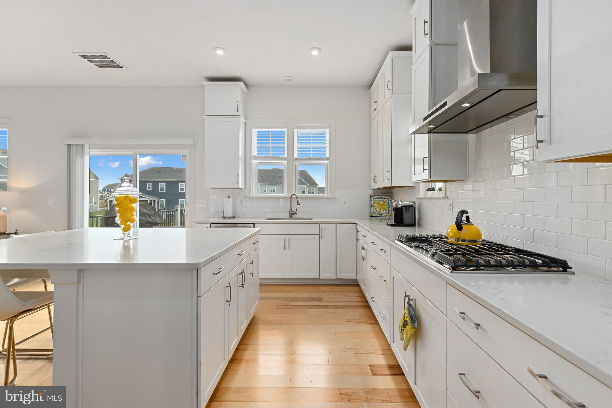 40955 Cutleaf Lane Aldie, VA 20105 - Photo 19 of 78 Eat- in Kitchen