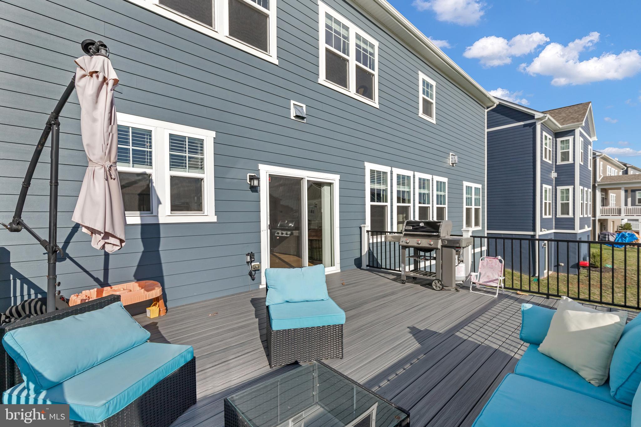 40955 Cutleaf Lane Aldie, VA 20105 - Photo 26 of 78 New Composite Deck off the Kitchen