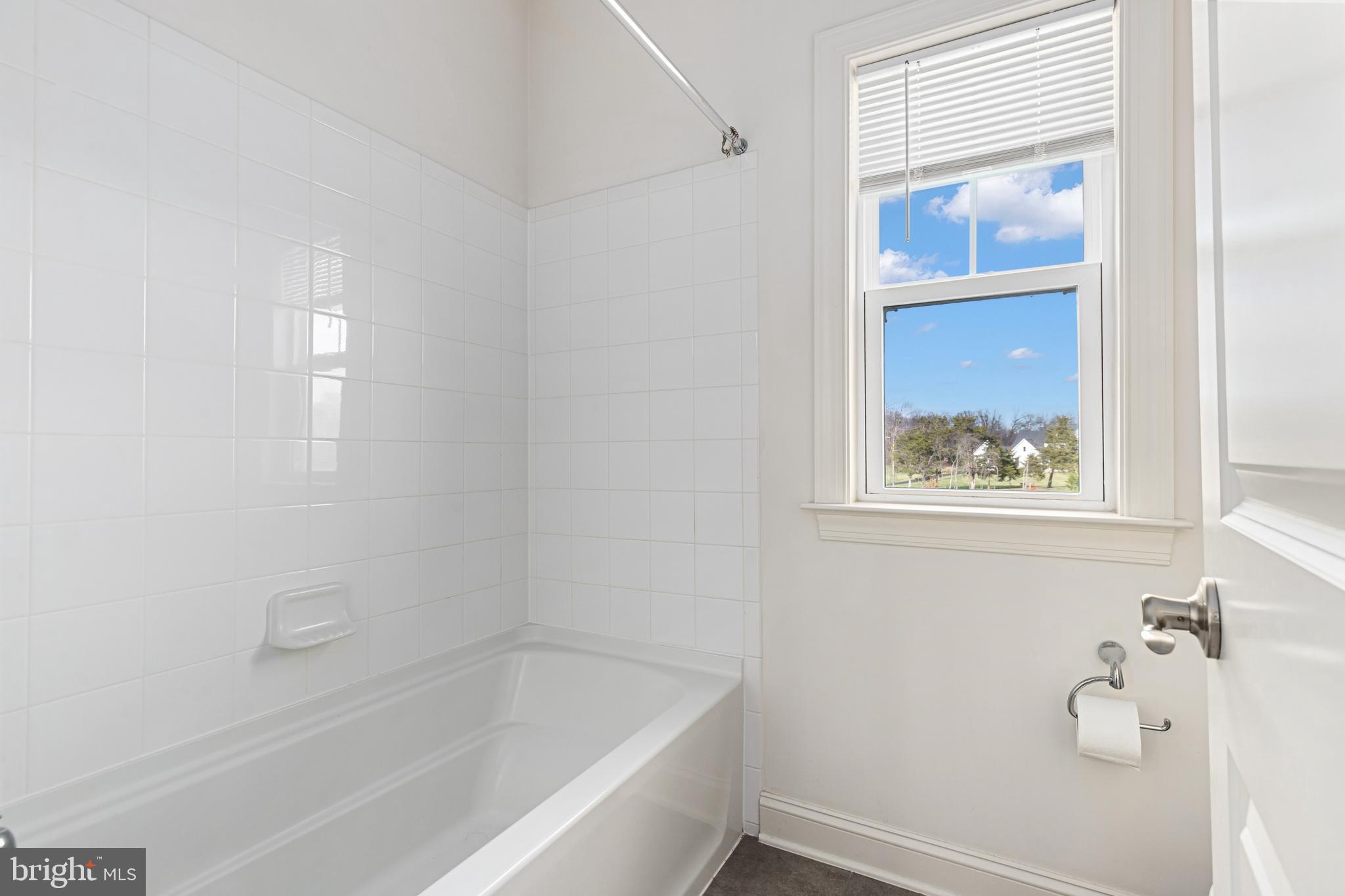 40955 Cutleaf Lane Aldie, VA 20105 - Photo 48 of 78 Jack and Jill bathroom for Bedroom #3 and #4