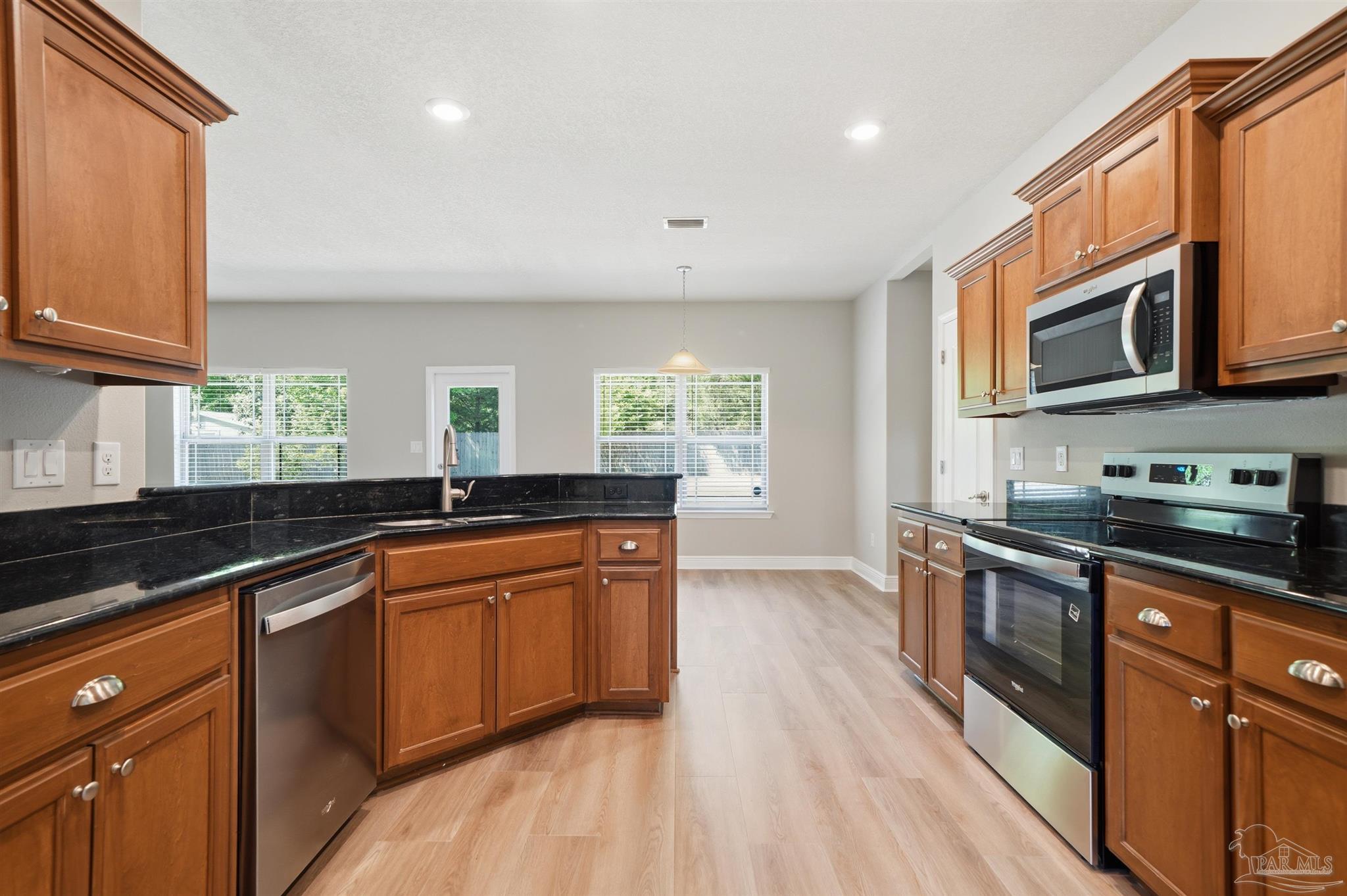 360 Promenade Lane Cantonment, FL 32533 - Photo 6 of 37