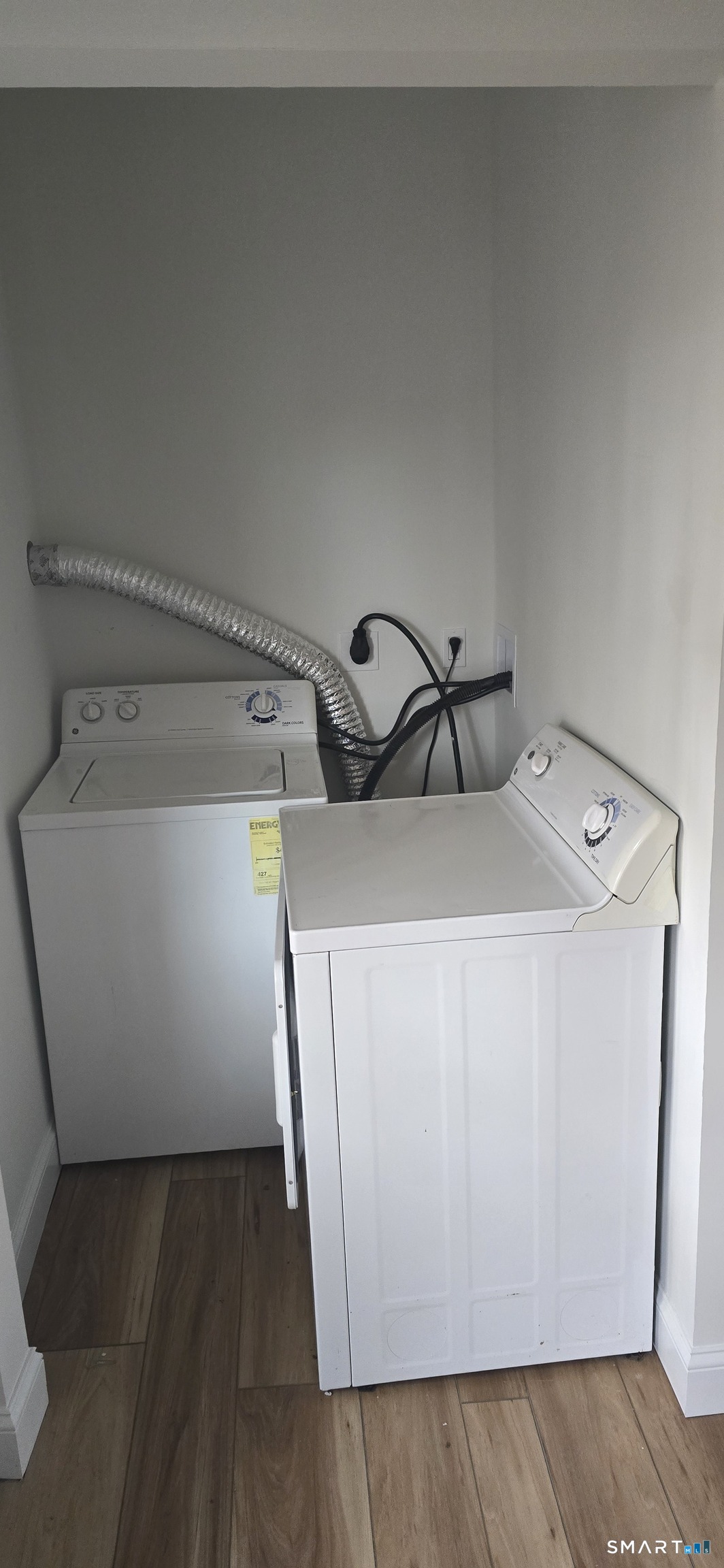 530 Jane Street, Unit 2 Bridgeport, CT 06608 - Photo 2 of 9 a utility room with dryer and washer