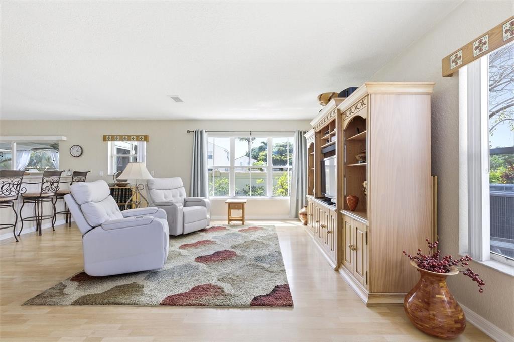 3135 Sunset Circle Margate, FL 33063 - Photo 13 of 57
