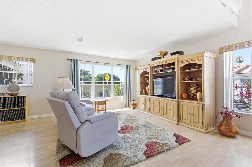 3135 Sunset Circle Margate, FL 33063 - Photo 14 of 57
