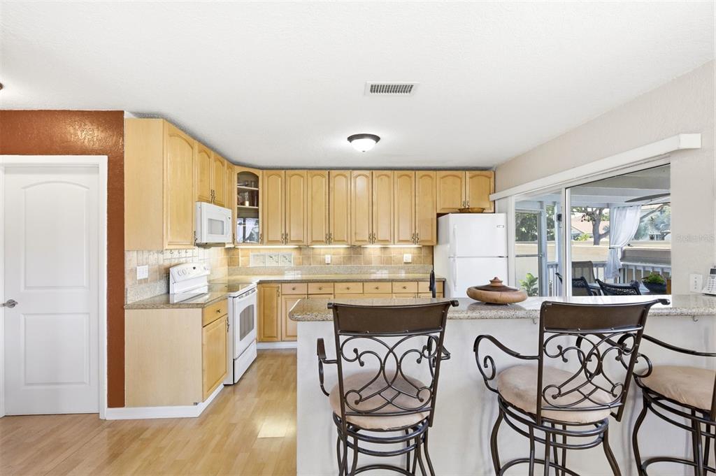 3135 Sunset Circle Margate, FL 33063 - Photo 4 of 57