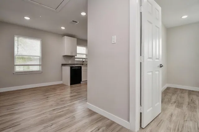 $1,295 | 5615 Barremore Street, Unit B, Houston, TX 77023