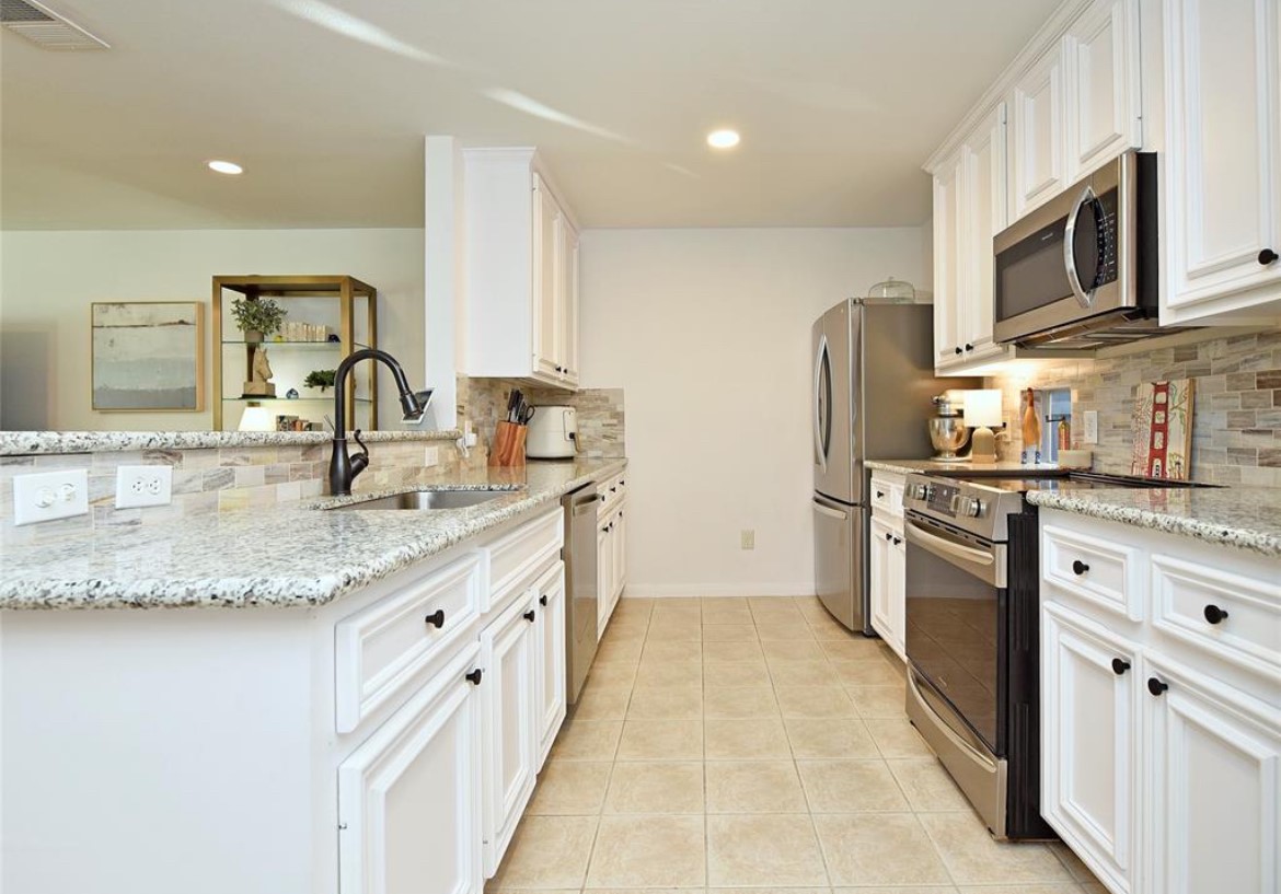 2007 Bailey Street Houston, TX 77006 - Photo 13 of 32