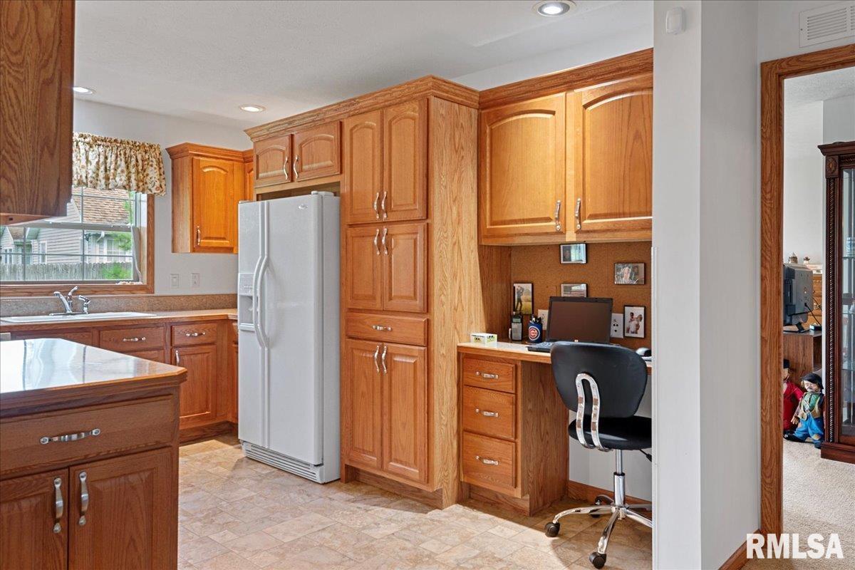 2800 Vía Rosso, Unit 10 Springfield, IL 62703 - Photo 14 of 29 Gallery Image 14