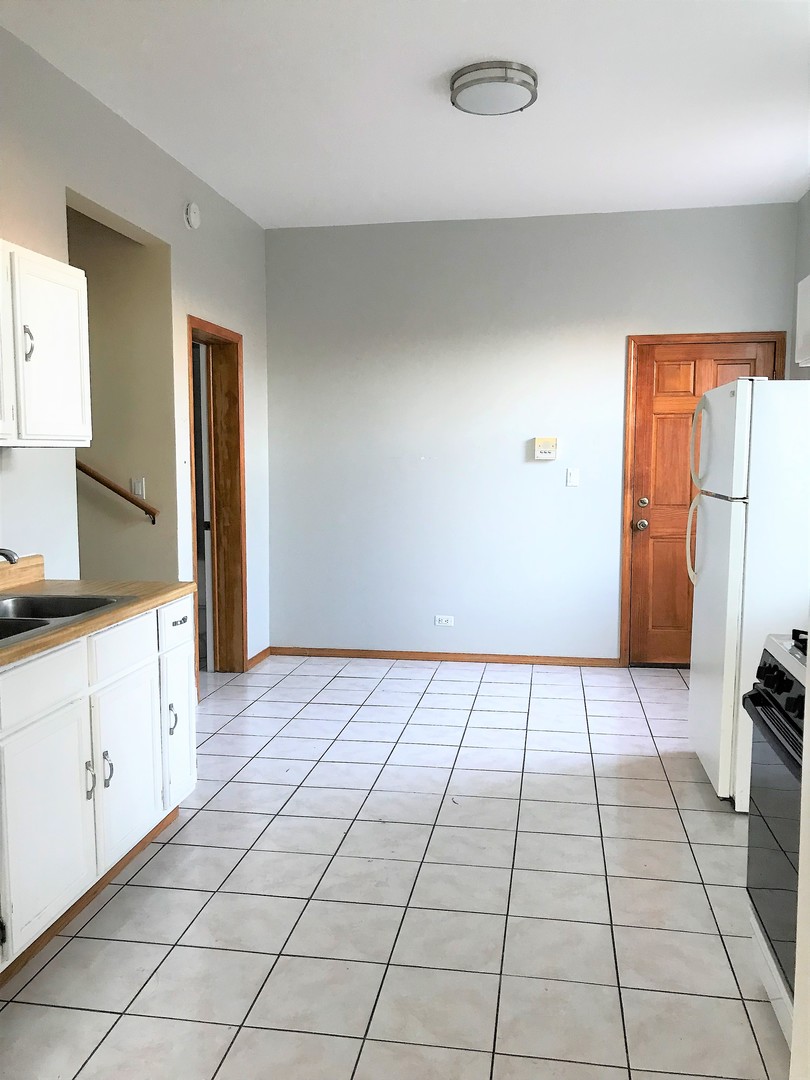1144 West 17th Street, Unit 3F Chicago, IL 60608 - Photo 5 of 14