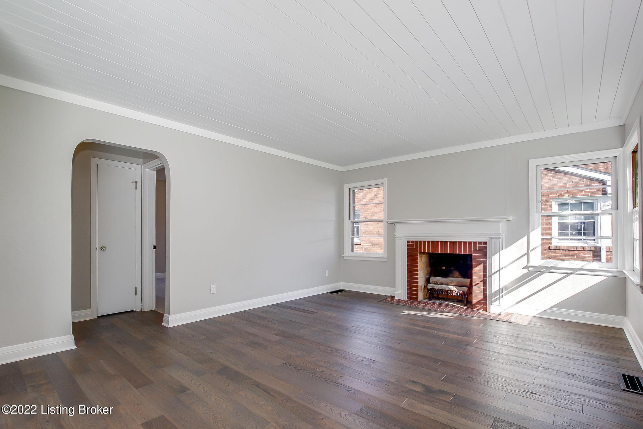 3001 Bobolink Road Louisville, KY 40217 - Photo 4 of 42 3001_BobolinkRd_40217_511
