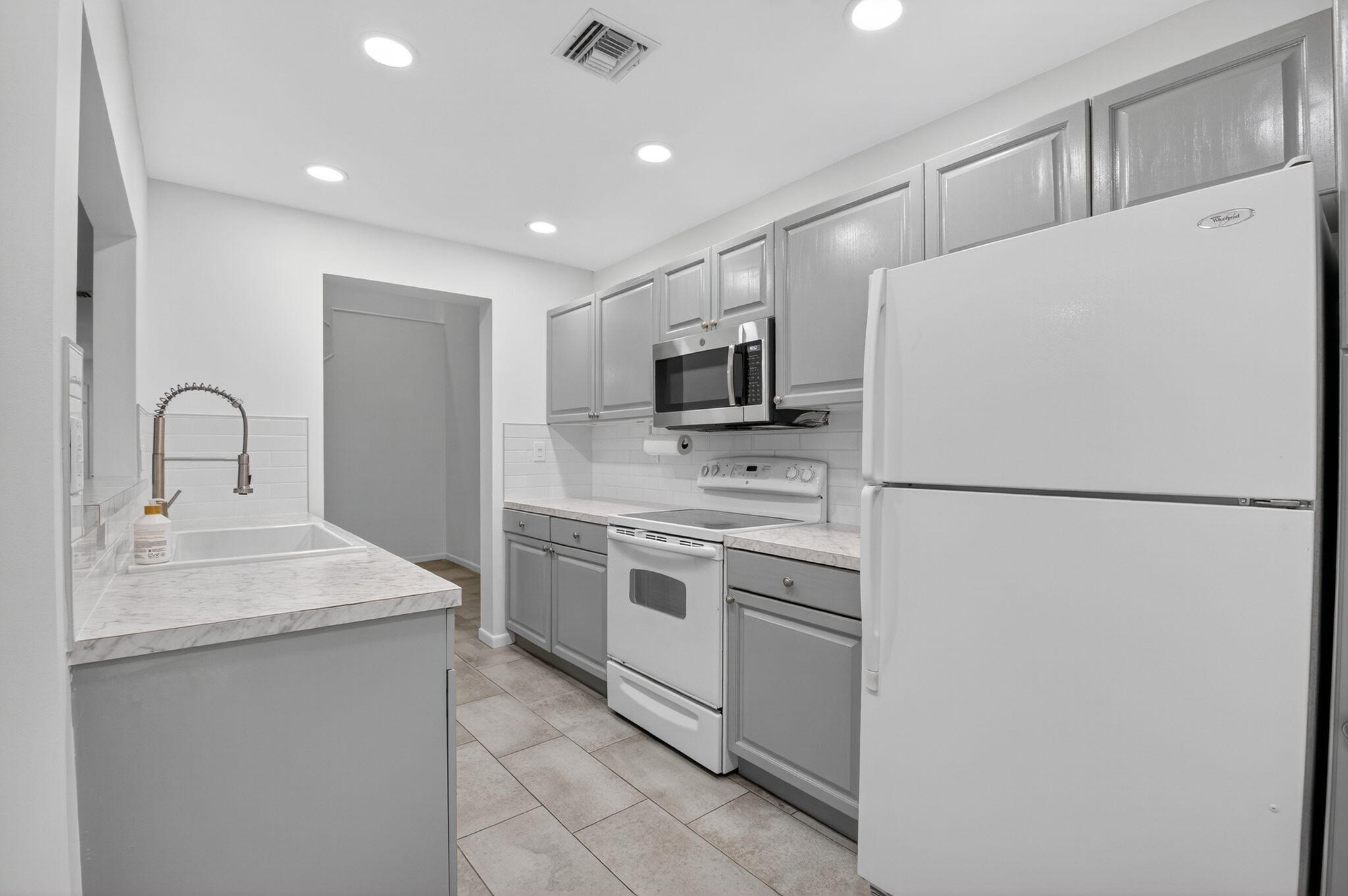 21380 Pagosa Court Boca Raton, FL 33431 - Photo 13 of 37 26