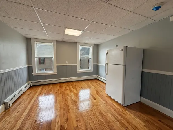 $2,695 | 117 University Avenue, Unit 3, Lowell, MA 01854