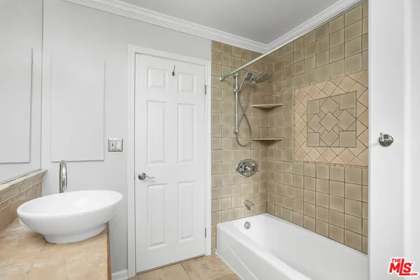 $3,200 | 11138 Aqua Vista Street, Unit 3, Studio City, CA 91602
