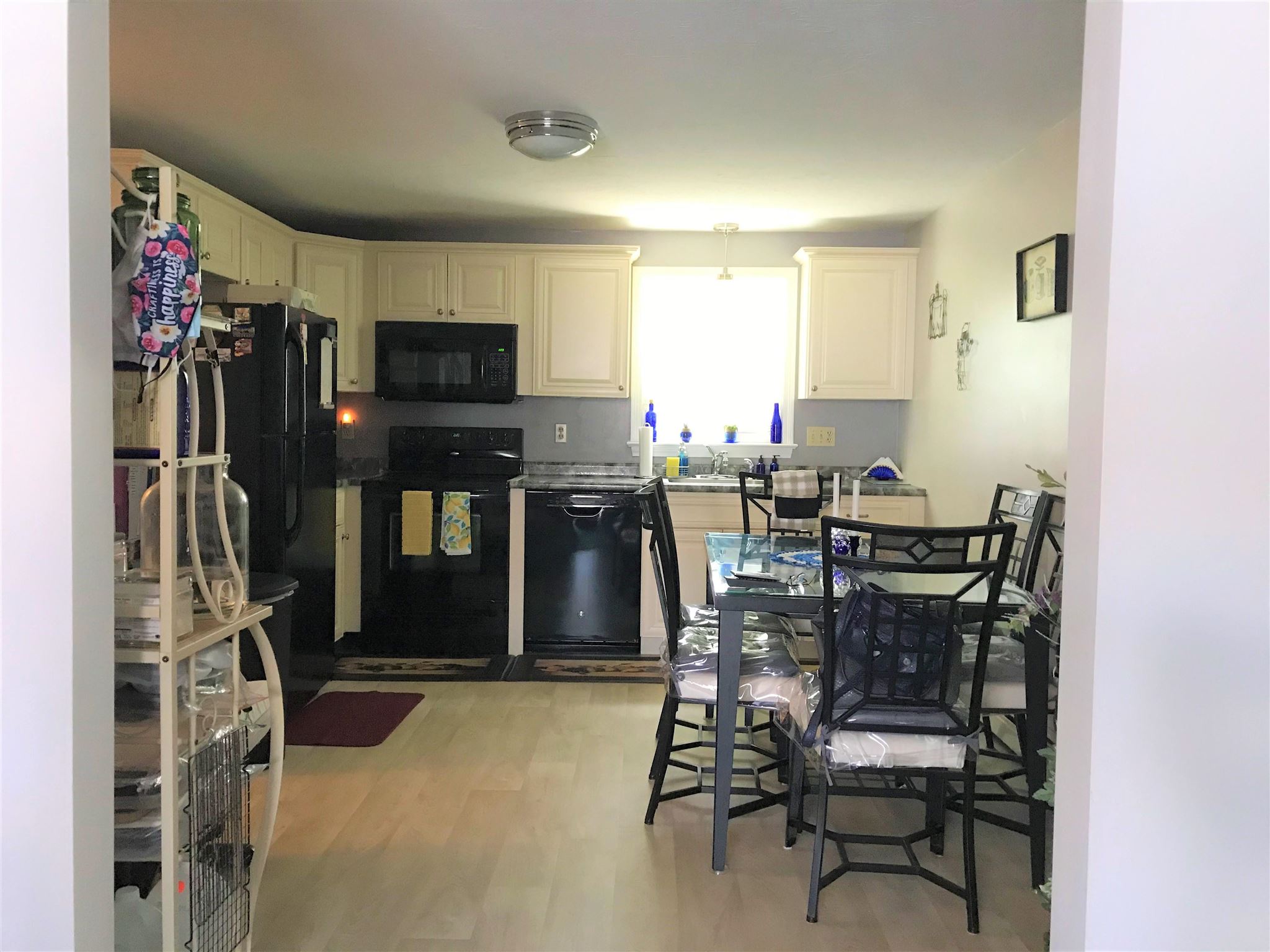 210 Circle Road, Unit 3 Manchester, NH 03103 - Photo 8 of 24