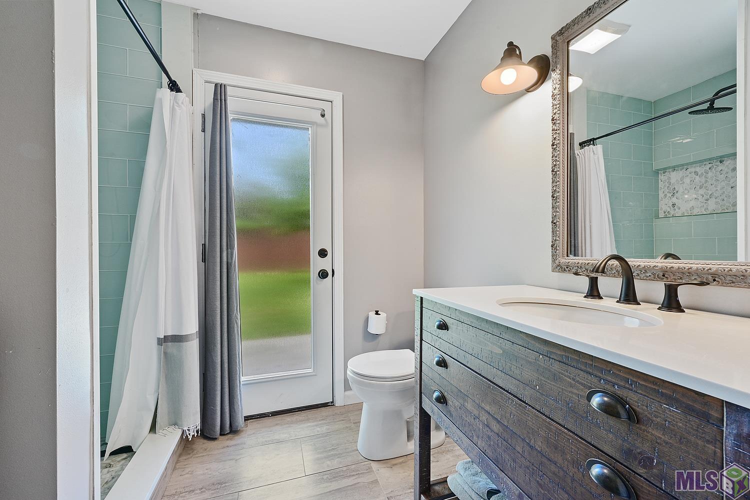 5290 Timber Cove Street Baton Rouge, LA 70808 - Photo 17 of 20 Detached Studio Full Bath