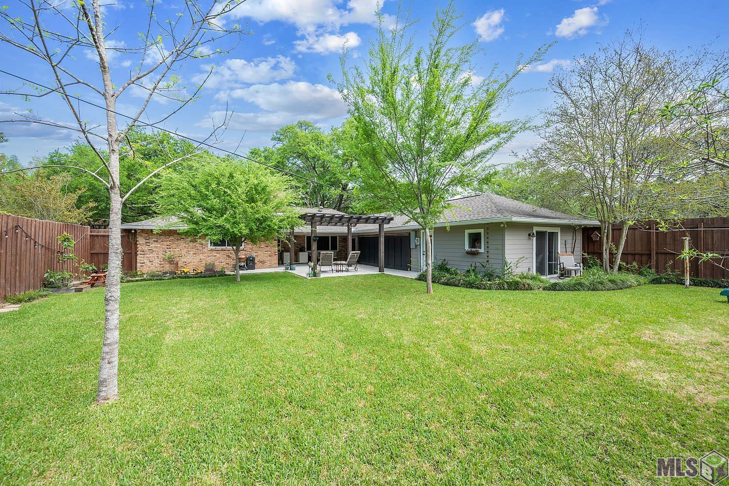 5290 Timber Cove Street Baton Rouge, LA 70808 - Photo 18 of 20 Large Fully Fenced Backyard