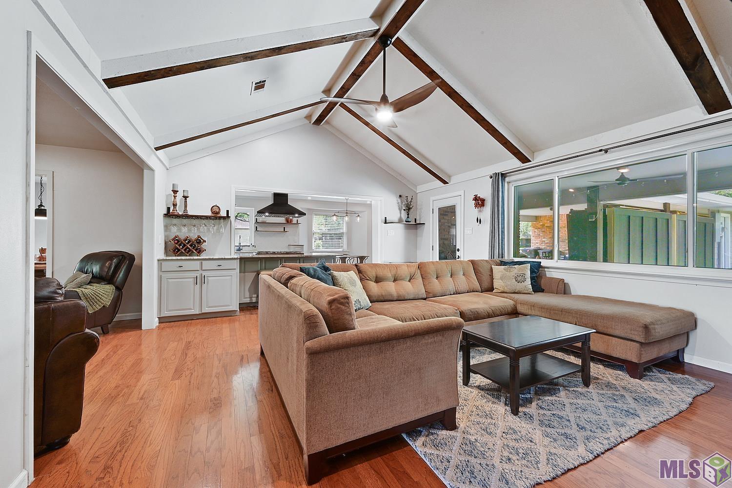 5290 Timber Cove Street Baton Rouge, LA 70808 - Photo 2 of 20 Soaring Ceilings in Living Room