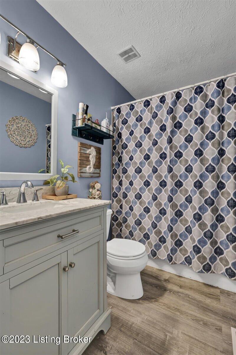5003 Woodsend Road Louisville, KY 40229 - Photo 26 of 47 26-5003 Woodsend Rd-126