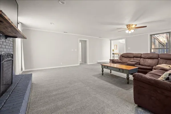 $275,000 | 100 Sands Drive, Azle, TX 76020