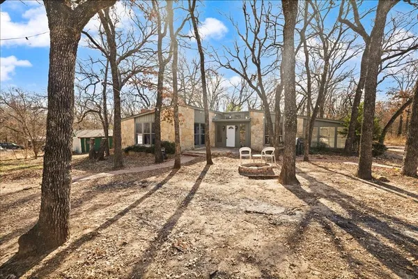 $275,000 | 100 Sands Drive, Azle, TX 76020