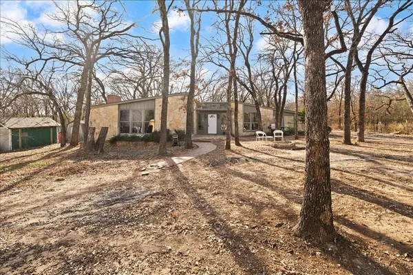 $275,000 | 100 Sands Drive, Azle, TX 76020