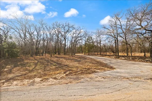 $275,000 | 100 Sands Drive, Azle, TX 76020