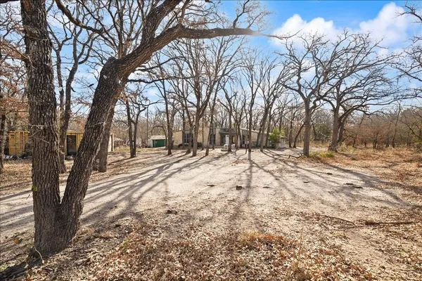 $275,000 | 100 Sands Drive, Azle, TX 76020