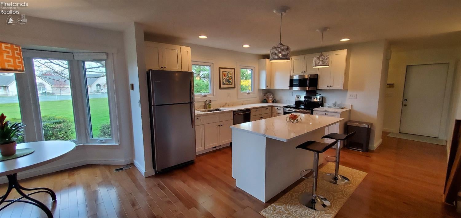 1516 Cleveland Road East Huron, OH 44839 - Photo 3 of 23 Gallery Image 3