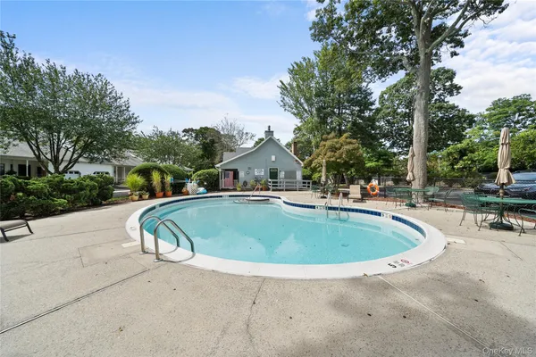 $500,000 | 55 Oyster Cove Lane, Blue Point, NY 11715