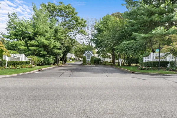 $500,000 | 55 Oyster Cove Lane, Blue Point, NY 11715