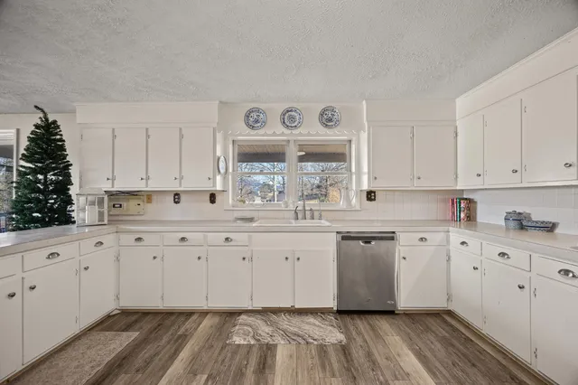 $499,900 | 15 Painter Street, Luray, VA 22835