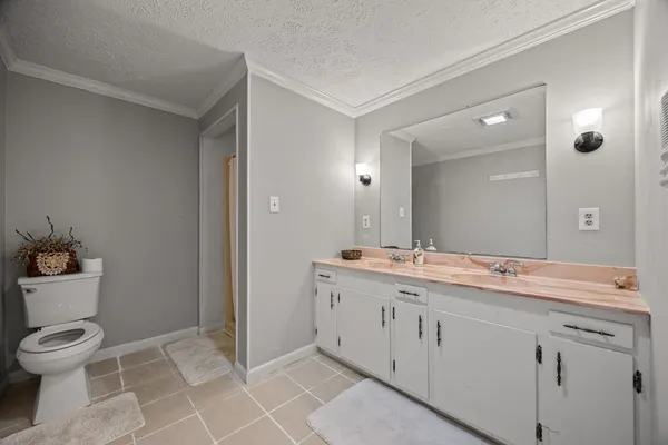 $469,000 | 15 Painter Street, Luray, VA 22835