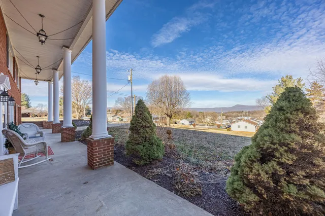 $499,900 | 15 Painter Street, Luray, VA 22835