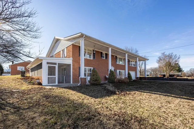 $499,900 | 15 Painter Street, Luray, VA 22835