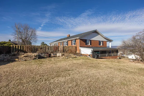 $469,000 | 15 Painter Street, Luray, VA 22835