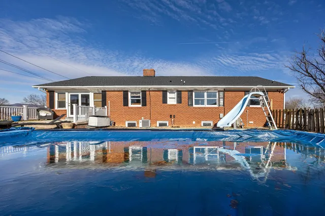 $499,900 | 15 Painter Street, Luray, VA 22835