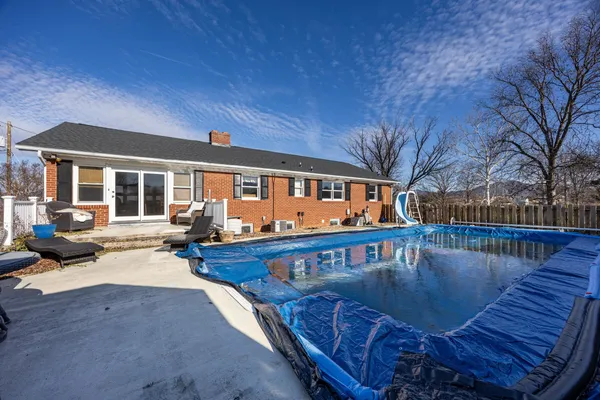 $469,000 | 15 Painter Street, Luray, VA 22835